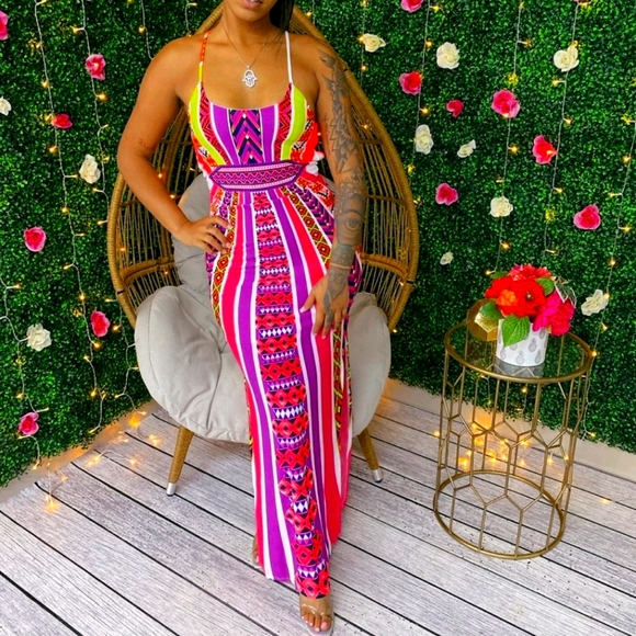 Dresses & Skirts - Colorful Maxi Dress